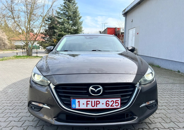 Mazda 3 cena 38900 przebieg: 253000, rok produkcji 2017 z Poznań małe 301